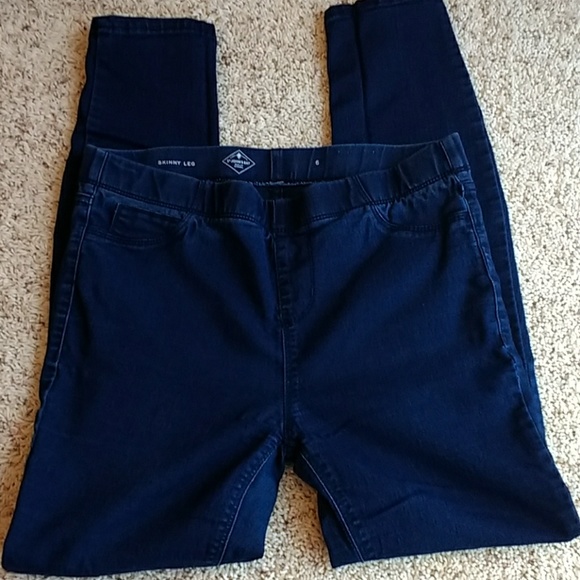St. John's Bay skinny leg pull on jeans size 6 - Picture 3 of 3